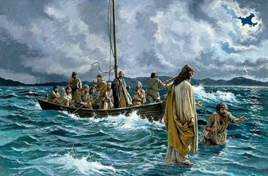 Jesus anda por sobre o mar